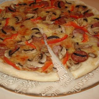 Pizza Speck-e-Funghi