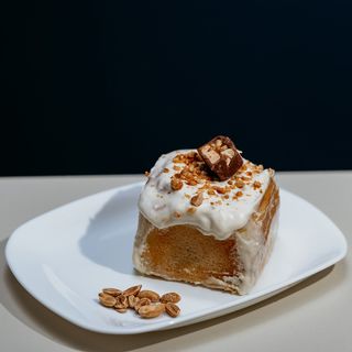 Рол сінабон Снікерс