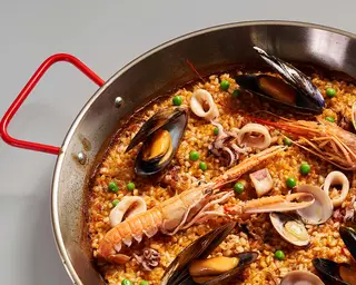 Paella de mariscos para 3 personas