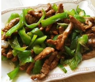 320.  Ternera Con Pimiento