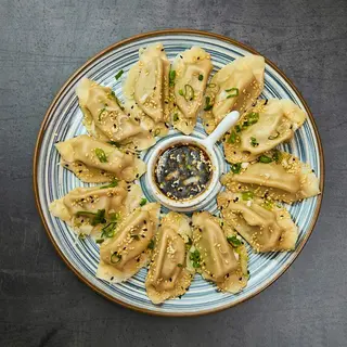 Boiled pork dumplings