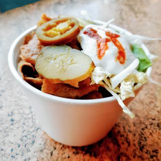 Kebab w kubełku bez sałatek średni