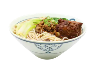 Spaghetti di riso in brodo costino di maiale