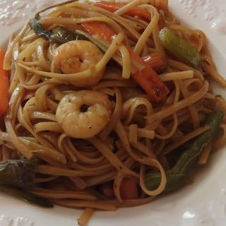 Tallarines Fritos Con Gamba