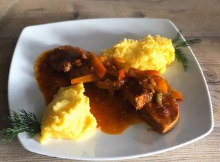 Tigaie picantă de vită