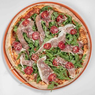 Pizza Crudo e Pomodorini