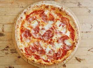 Pizza Mascarpone Speck