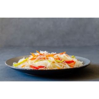 Wok De Verduras Con Fideos De Arroz