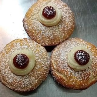 Pasticcini crema e amarena 