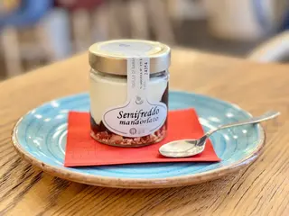 Semifreddo mandorlato