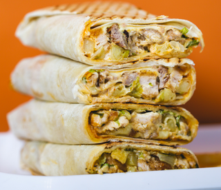 DUO  poulet pané sauce cheddar + 2 Canettes