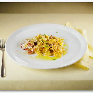 Huevos rotos de aldea con jamón