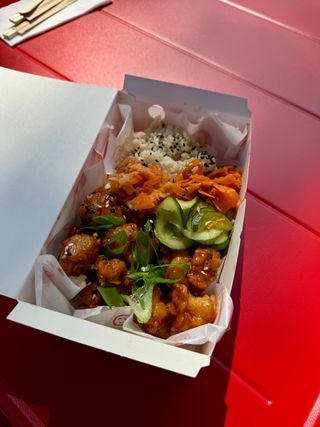 Bibimbap z wołowiną 300g