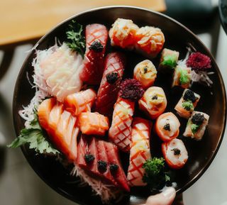 27 Maki Salmón (6 Uds.)