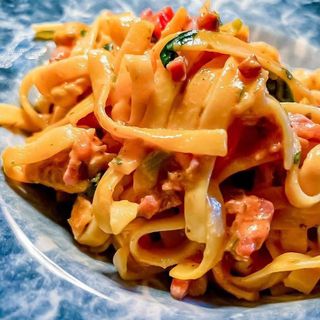 Paste cu piept de pui si pancetta