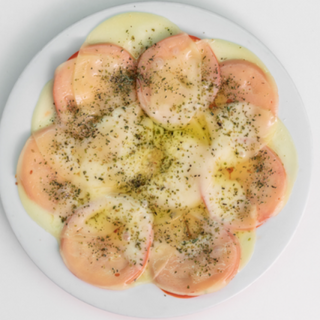 Tomate con Provolone