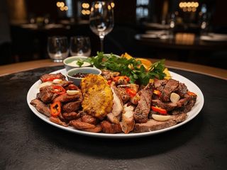 М'ясне асорті з вогню (1100/220/150g)