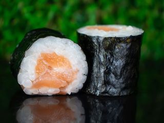 Hosomaki z łososiem