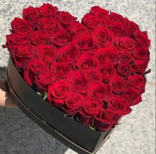 Boite Cœur Avec Les Fleurs Rouge