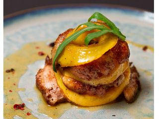 Качина грудка на карамелізованому яблуці (150g)