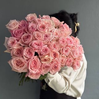 Піоноподібная рожева троянда поштучно