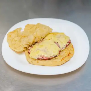 Svinjski vrat pečena slanina, topljeni sir
