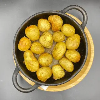 Pečeni krompir sa kajmakom 250 gr