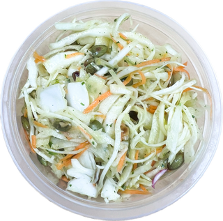 Surówka z kapustą i pestkami dyni  200 g