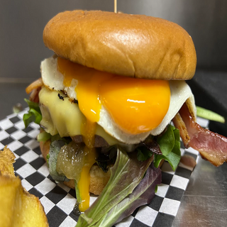 Hamburguesa Especial Con Huevo