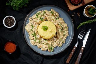 Sote de hribi cu mămăligă