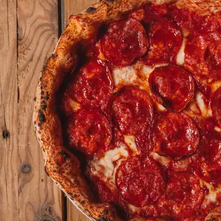 PIZZA HELLBOY DI PAULIE GEE SG