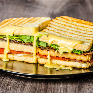 Sándwich club "loco"