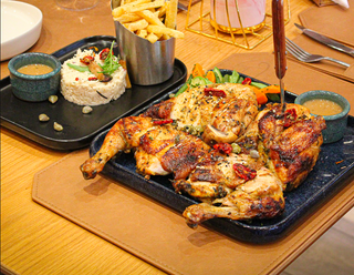 Demi Poulet Grillé À La Braise