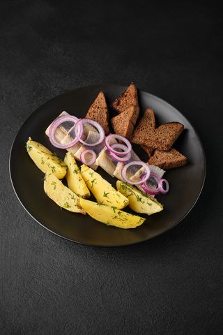 Оселедець з картоплею (300г)