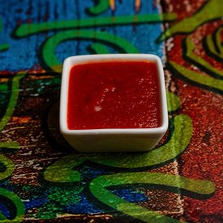 Sos de rosii cu usturoi