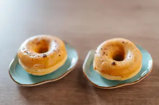 Donut  ze słonym karmelem   