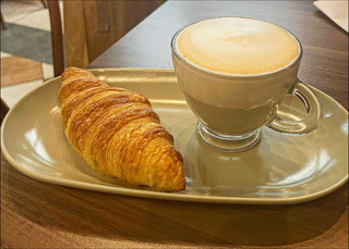 Kroasan + Cappuccino