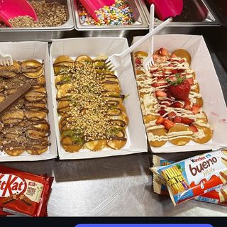 20 Mini Panquecas com 4 Toppings