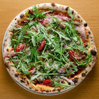 Пица Прошуто крудо