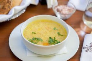 Supă de pui cu taieţei