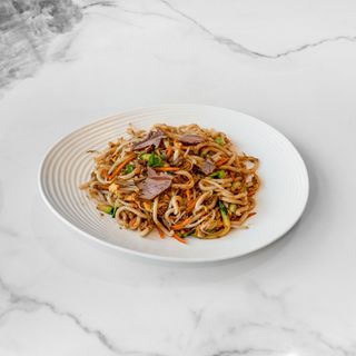 Spaghetti udon con manzo 牛肉乌冬面