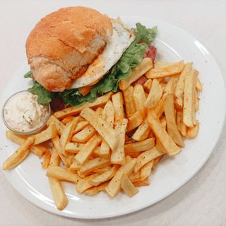 Prego no Pão com tudo