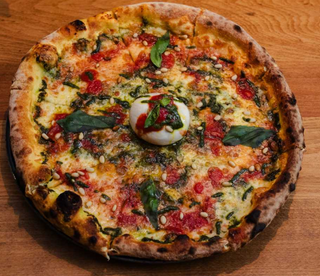 Pizza Burrata, Pesto Și Pinoli Ø32cm