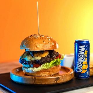 Burger Classic Delight avec Canette Orangina