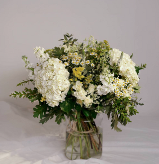 Ramo De Flores De Primavera En Tonos Blancos (Grande)