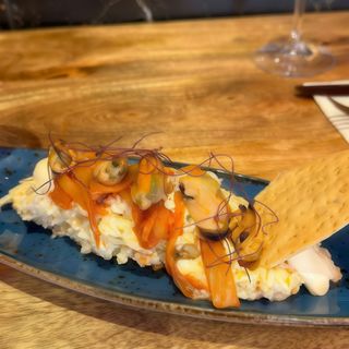 Plato De Ensaladilla Coreana De Mejillones En Escabeche