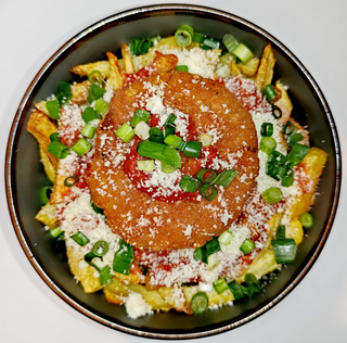 Bol Pârjoală de Legume cu Sos Roșu