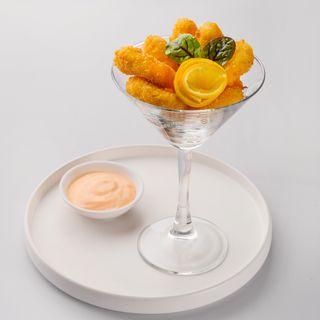 Попкорн из креветок с острым соусом