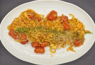Tagliolini ai tre pomodorini siciliani con spigola e pane tostato