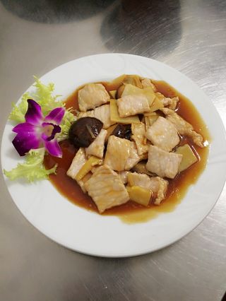110 Maiale con bambù e funghi 双冬猪肉